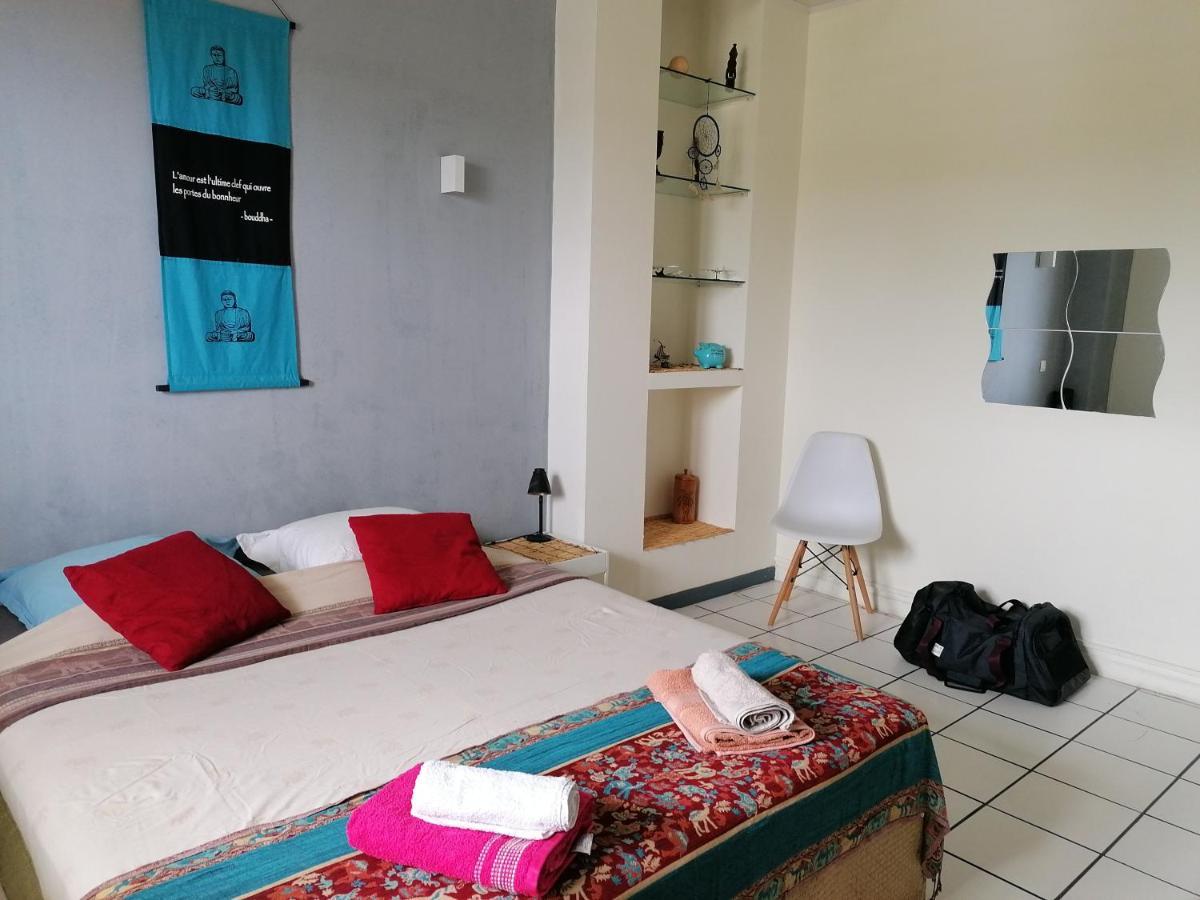 Jolie Chambre Climatisee Avec Balcon Chez L'Habitant サン・ピエール エクステリア 写真
